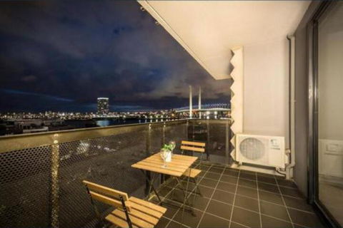 Water Views Lovely 2BRs Free Tram Zone Close To Everything! - Accommodation Rockhampton 3