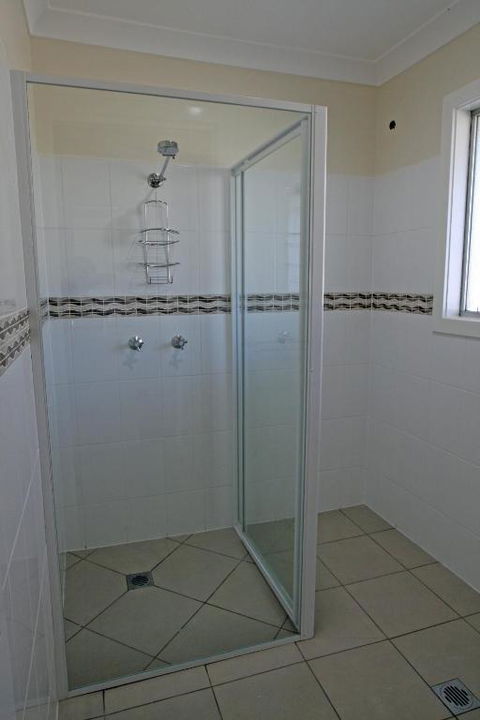 Unbeatable Waterfront Location - Accommodation Rockhampton 5