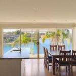 Unbeatable Waterfront Location - Accommodation Rockhampton 0