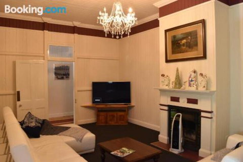 YesterYear On West - Accommodation Rockhampton 3