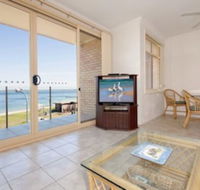 2 Bedroom Apartment Little Hut Unit 3 20 Kurrawa Close - Accommodation Rockhampton
