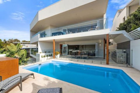 Ultimate Beach House - Accommodation Rockhampton 0