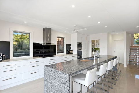 Ultimate Beach House - Accommodation Rockhampton 6