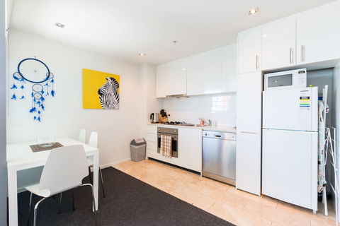 ALLINDA, 1BDR Melbourne Apartment - Accommodation Rockhampton 1