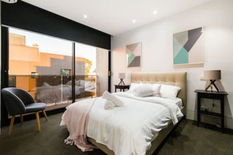 SOPHIA, 2BDR North Melbourne House - Accommodation Rockhampton 0