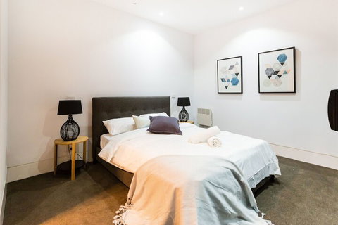 SOPHIA, 2BDR North Melbourne House - Accommodation Rockhampton 4