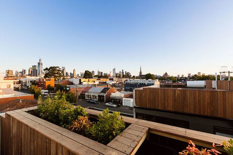 SOPHIA, 2BDR North Melbourne House - Accommodation Rockhampton 5