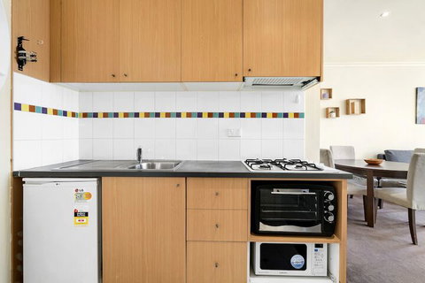 ELIZA, 2BDR Melbourne Apartment - Accommodation Rockhampton 5