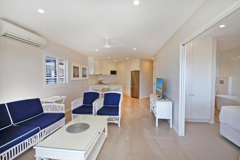 Coolum Baywatch Luxury Style Penthouse Linen Included WIFI 500 Bond - Accommodation Rockhampton 2