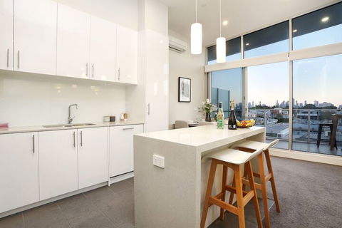 StayCentral Brunswick Penthouse - Accommodation Rockhampton 3