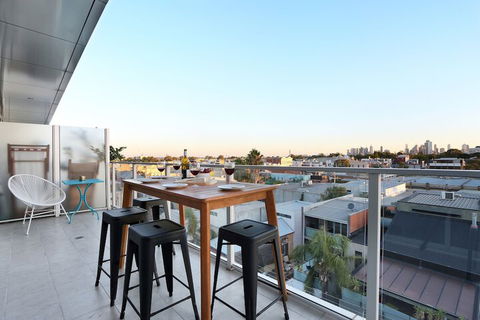 StayCentral Brunswick Penthouse - Accommodation Rockhampton 1