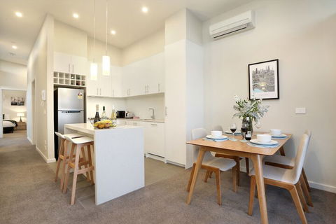 StayCentral Brunswick Penthouse - Accommodation Rockhampton 4