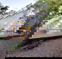 White Cottage - Accommodation Rockhampton