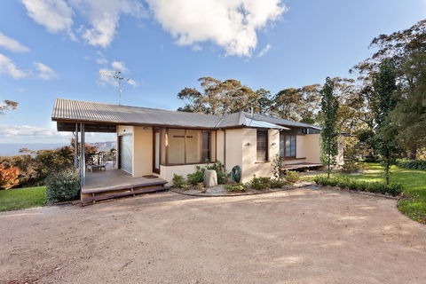 Summer House - Accommodation Rockhampton 0