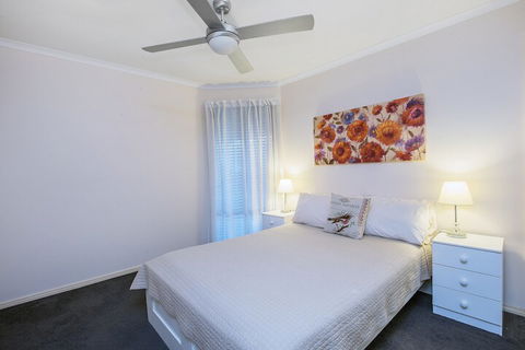 Anaheim Family Oasis - Accommodation Rockhampton 4