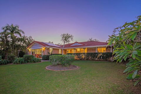 Anaheim Family Oasis - Accommodation Rockhampton 0