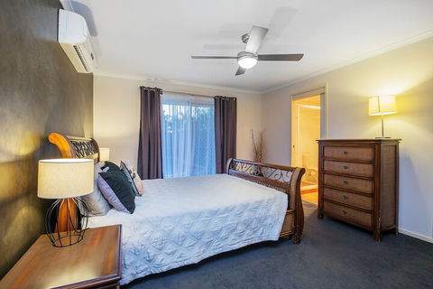 Anaheim Family Oasis - Accommodation Rockhampton 3