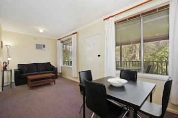 Snowstream Riverside Apartments - Unit 3 - Accommodation Rockhampton 0