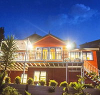 Artee House - A Bright Escape - Accommodation Rockhampton