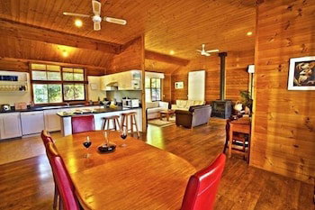 Namaste - Great Family Getaway - Accommodation Rockhampton 1