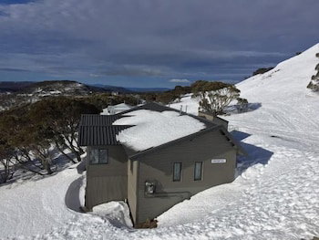 Snowtel 1 - Accommodation Rockhampton 0