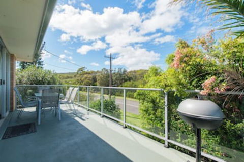 Surfair Unit 1 / 24 Marine Drive - Accommodation Rockhampton 0