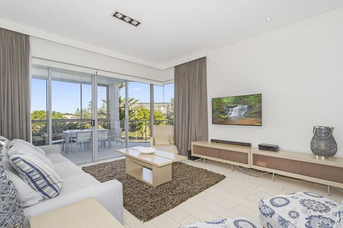 SEA CULTURE 1110 - Accommodation Rockhampton 3