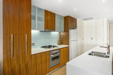 COTTON BEACH APARTMENT 33 WITH POOL VIEWS - Accommodation Rockhampton 2