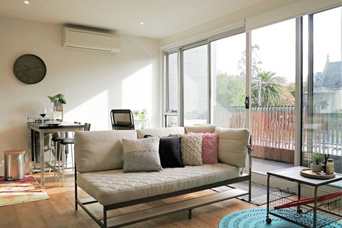 Bayside Lifestyle New 2 Bedrooms - Accommodation Rockhampton 0