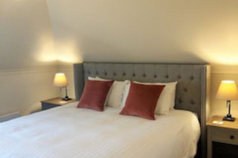 Lythgo's Row Colonial Cottages - Accommodation Rockhampton 0