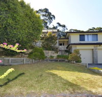 Pet Friendly Lentara St. 10 Fingal Bay - Accommodation Rockhampton
