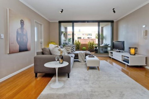 Ample Space In This 1 Bed Apt Also With Pool / Gym - Accommodation Rockhampton 0