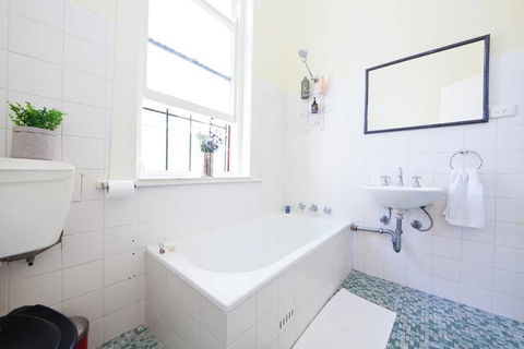 WB319 Chatswood Charmer Roomy 3 Bed Apartment - Accommodation Rockhampton 5