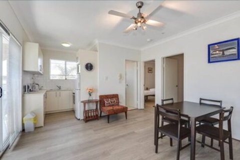 Surf Side Palms 12 - Accommodation Rockhampton 0
