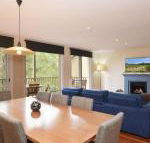 Villa 3br De Saran Resort Condo located within Cypress Lakes Resort nothing is more central - Accommodation Rockhampton