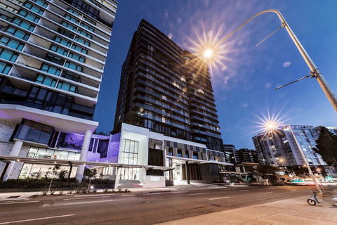 Capri - Accommodation Rockhampton 1