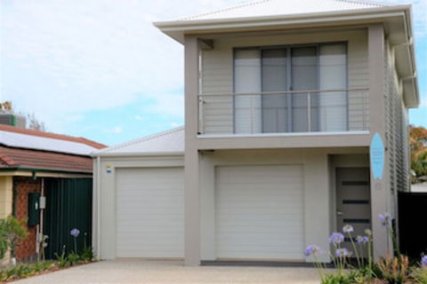 Eastern Breeze - Accommodation Rockhampton 0