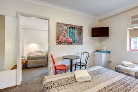 Arena Hotel - Accommodation Rockhampton 0