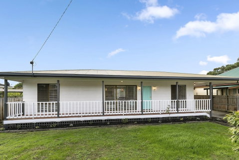 Settle In On 260 Settlement In Cowes - Accommodation Rockhampton 0