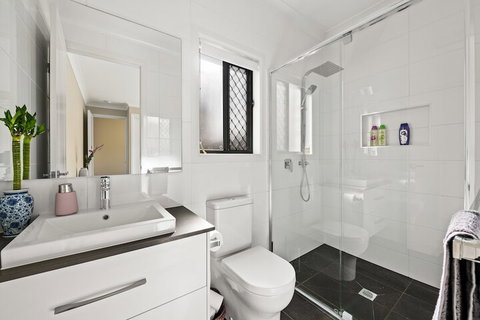 Cohoe - Accommodation Rockhampton 1
