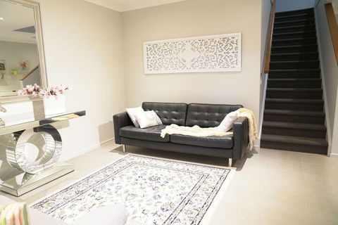Cozy & Spacious House In Melbourne - Accommodation Rockhampton 7