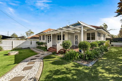 Viola House - Accommodation Rockhampton 0
