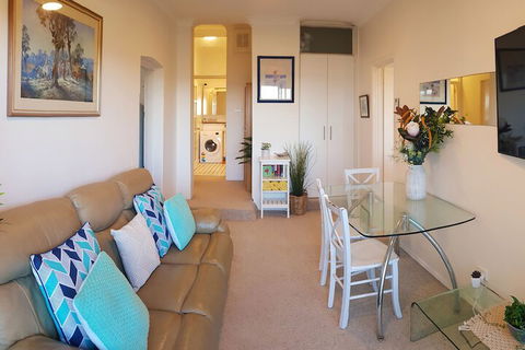 Coachhouse On The Beach - Accommodation Rockhampton 1
