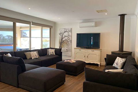 Grand Gippsland Home Sleeps Up To 28 - Accommodation Rockhampton 7