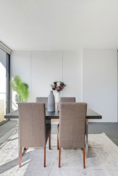 HomeHotel Brand New Ultra Luxe Apartment - Accommodation Rockhampton 5