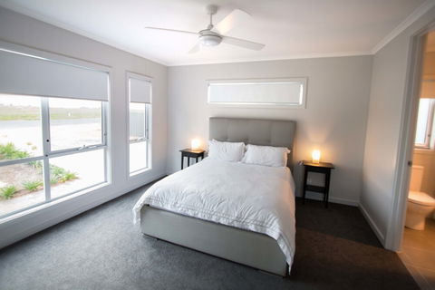 Wellington Lake Retreat - Accommodation Rockhampton 4