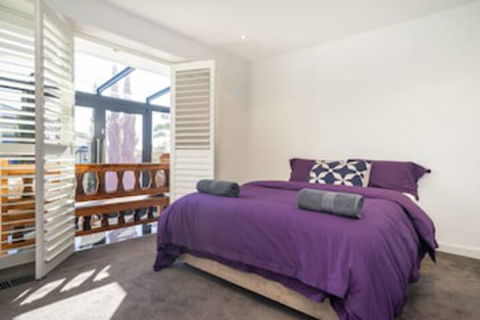 Lux On Main - Accommodation Rockhampton 3