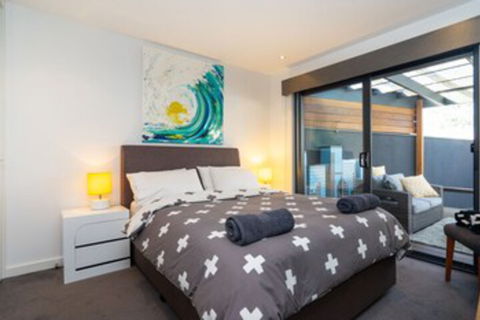 Lux On Main - Accommodation Rockhampton 0