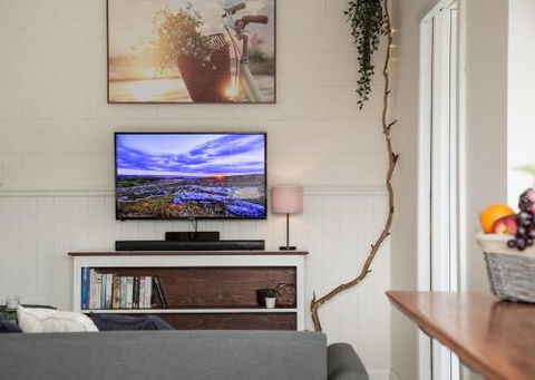 New Aptmnt Only 5 Mins To Mona Gallery - Accommodation Rockhampton 2