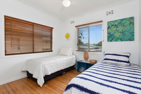 BEACH HOUSE On PEARL - Accommodation Rockhampton 1